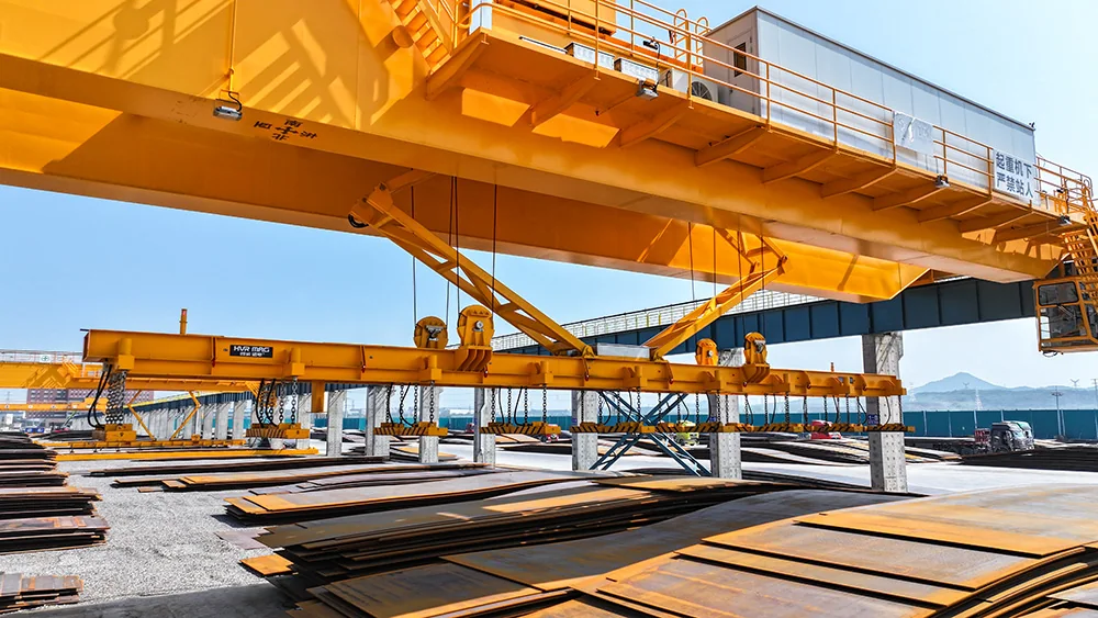 Eurocrane crane electromagnet and spreader for steel plate handling